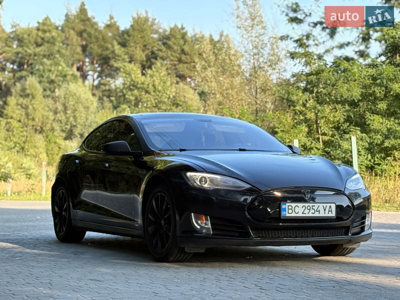 Лифтбек Tesla Model S 2014 в Львове