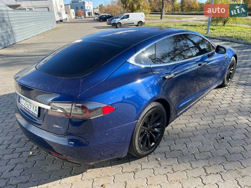 Лифтбек Tesla Model S 2017 в Кременчуге