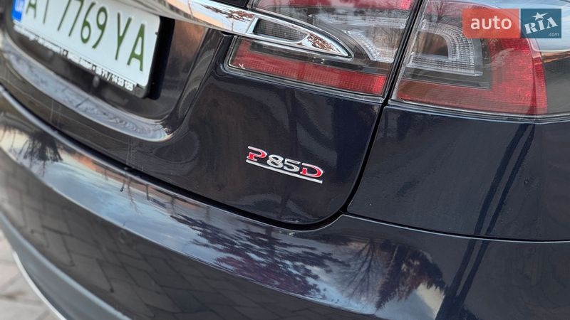 Лифтбек Tesla Model S 2014 в Ивано-Франковске