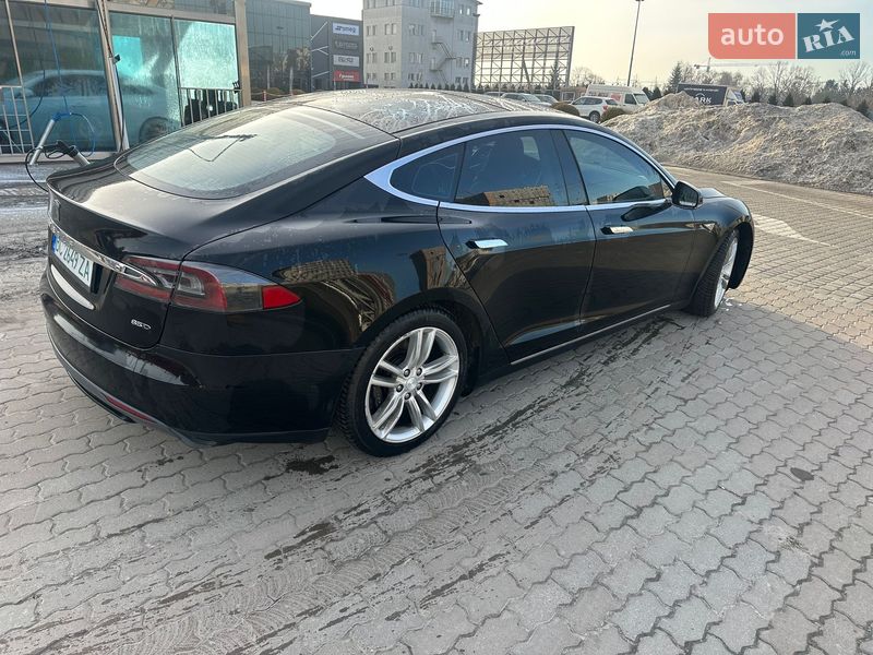 Ліфтбек Tesla Model S 2015 в Львові фото 5 Ліфтбек Tesla Model S 2015 в Львові