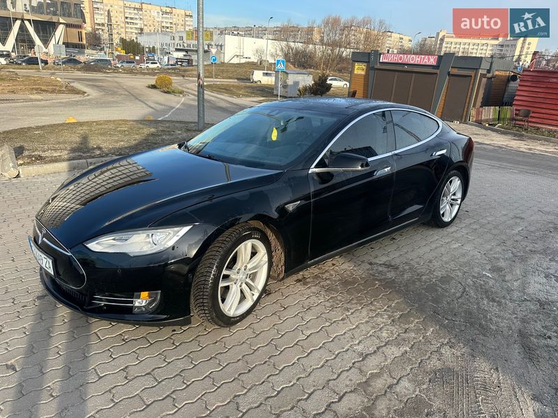 Ліфтбек Tesla Model S 2015 в Львові фото 11 Ліфтбек Tesla Model S 2015 в Львові