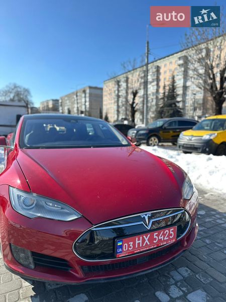 Ліфтбек Tesla Model S 2015 в Тернополі