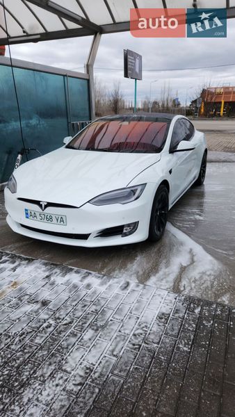Tesla Model S 2016
