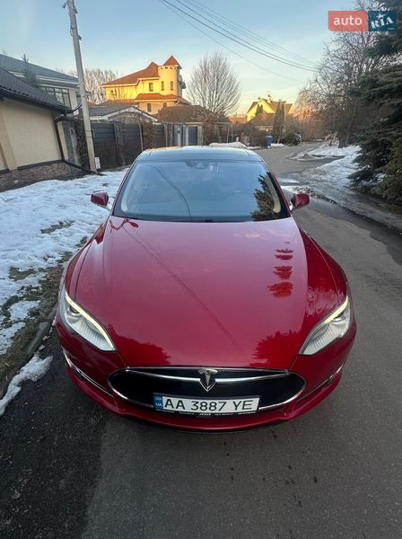 Лифтбек Tesla Model S 2015 в Киеве