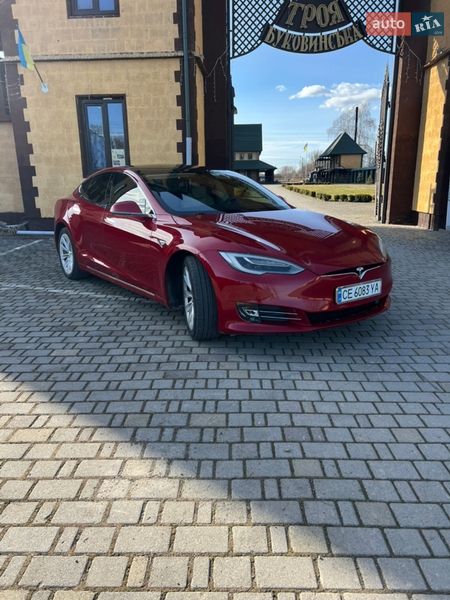 Ліфтбек Tesla Model S 2017 в Чернівцях