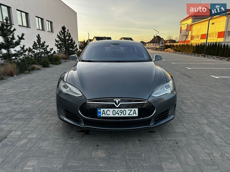 Лифтбек Tesla Model S 2013 в Луцке