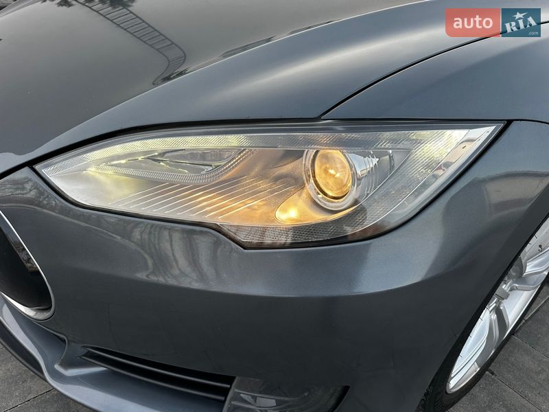 Лифтбек Tesla Model S 2013 в Луцке