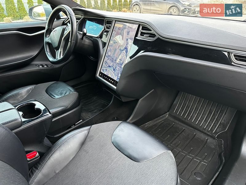 Лифтбек Tesla Model S 2013 в Луцке