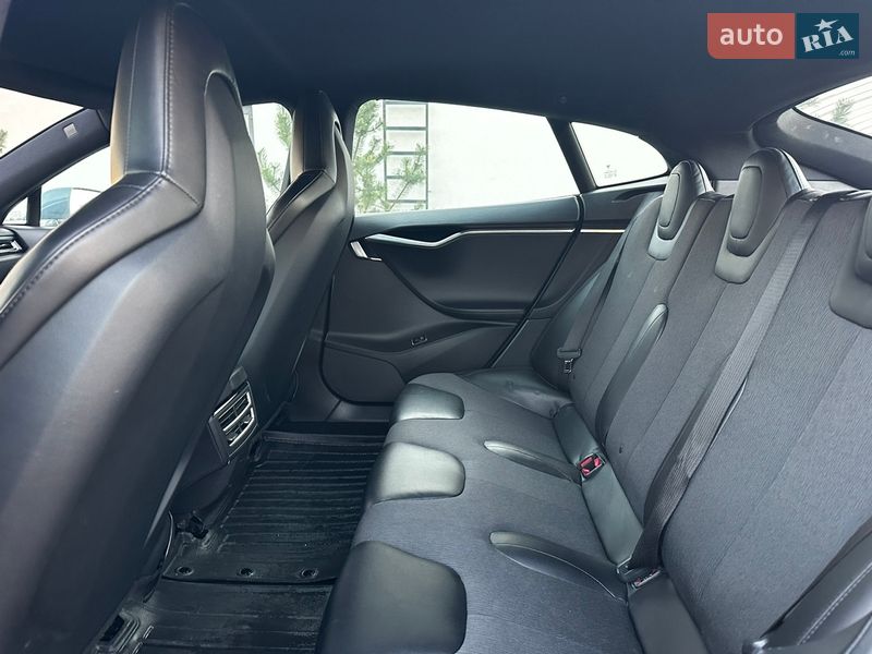 Лифтбек Tesla Model S 2013 в Луцке