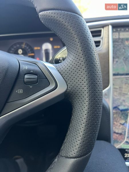 Лифтбек Tesla Model S 2013 в Львове