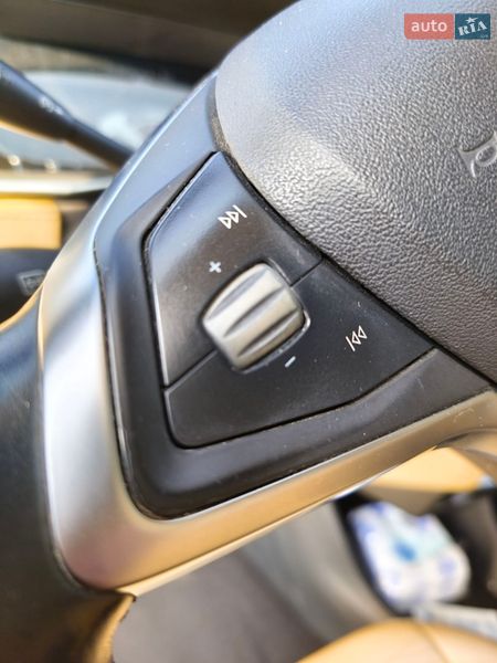 Лифтбек Tesla Model S 2014 в Львове