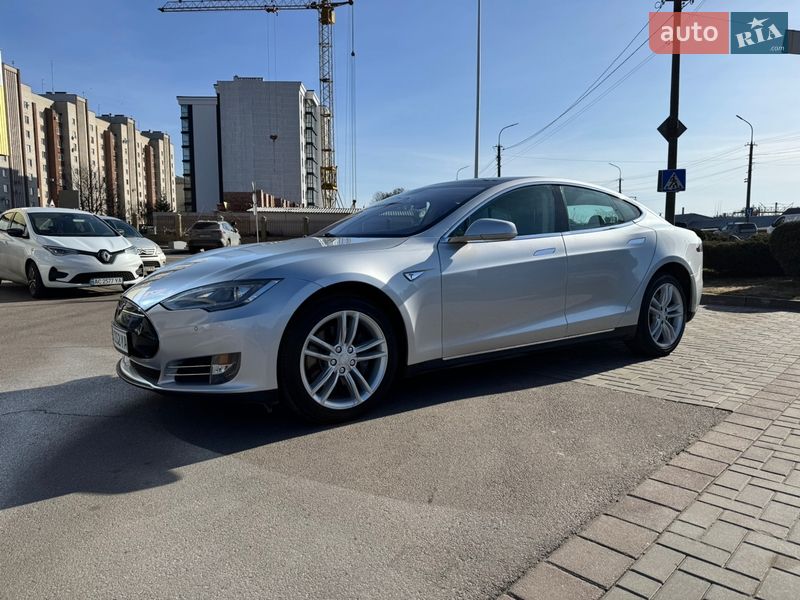 Ліфтбек Tesla Model S 2014 в Луцьку