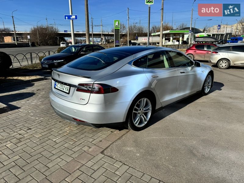 Ліфтбек Tesla Model S 2014 в Луцьку