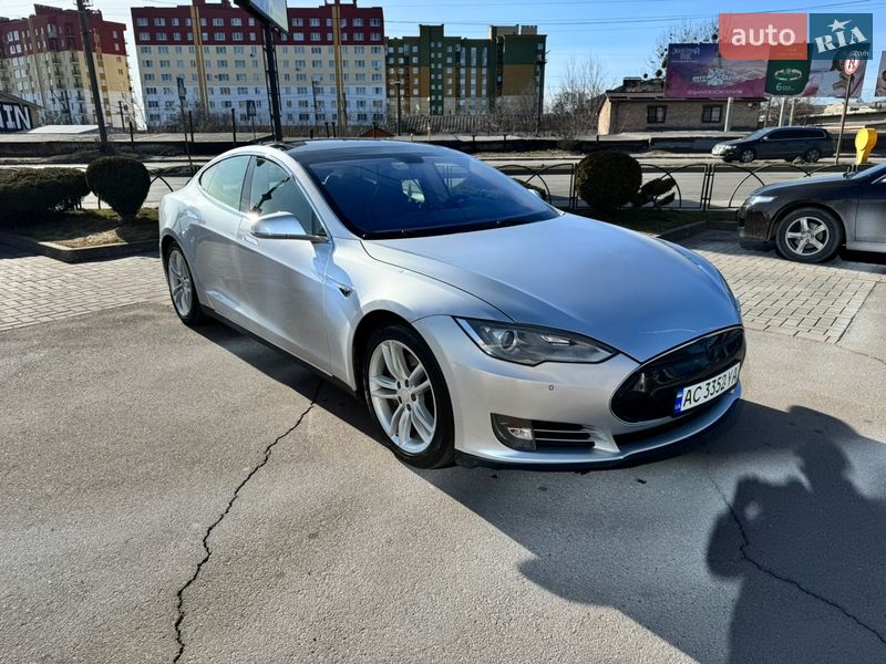 Ліфтбек Tesla Model S 2014 в Луцьку