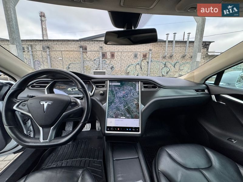 Ліфтбек Tesla Model S 2014 в Луцьку