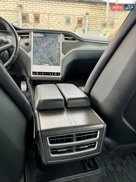 Ліфтбек Tesla Model S 2014 в Луцьку