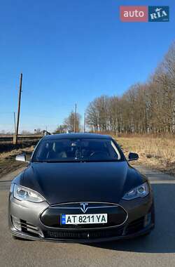 Лифтбек Tesla Model S 2015 в Ивано-Франковске