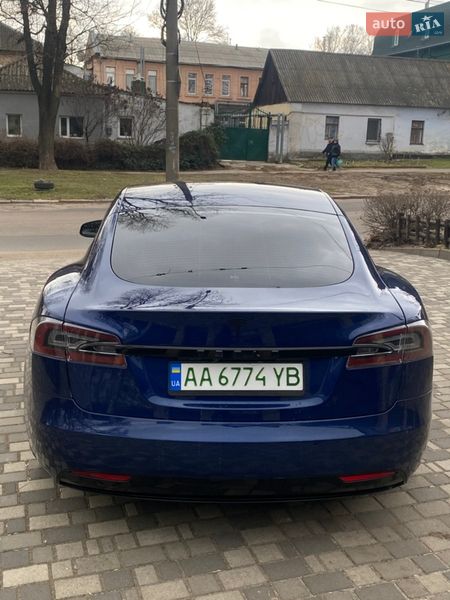 Лифтбек Tesla Model S 2017 в Николаеве