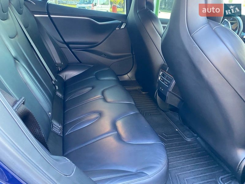 Лифтбек Tesla Model S 2017 в Николаеве