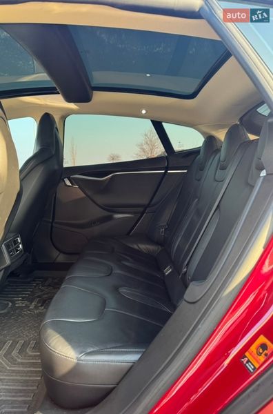 Ліфтбек Tesla Model S 2014 в Черкасах фото 31 Ліфтбек Tesla Model S 2014 в Черкасах