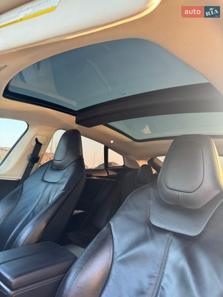 Ліфтбек Tesla Model S 2014 в Черкасах фото 4 Ліфтбек Tesla Model S 2014 в Черкасах