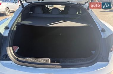 Лифтбек Tesla Model S 2017 в Киеве