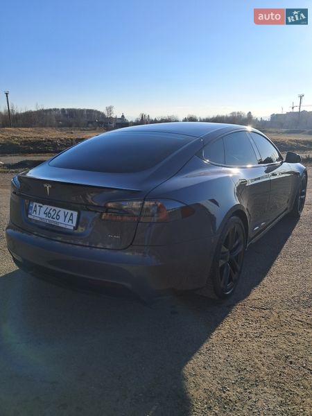 Лифтбек Tesla Model S 2021 в Коломые