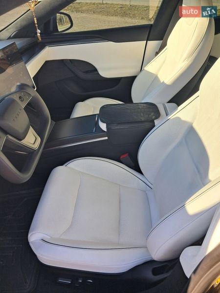 Лифтбек Tesla Model S 2021 в Коломые