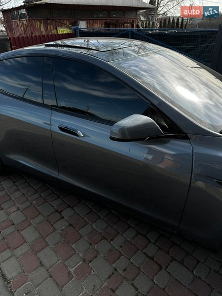 Лифтбек Tesla Model S 2013 в Львове