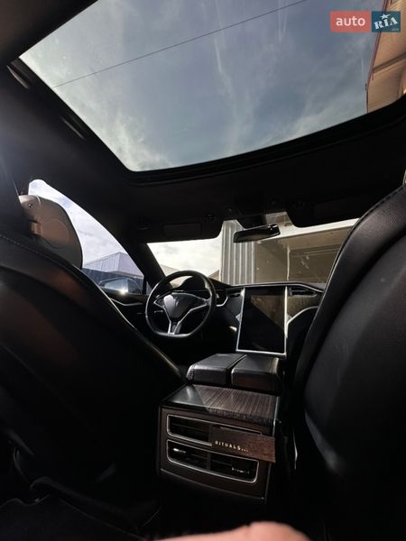 Лифтбек Tesla Model S 2013 в Львове