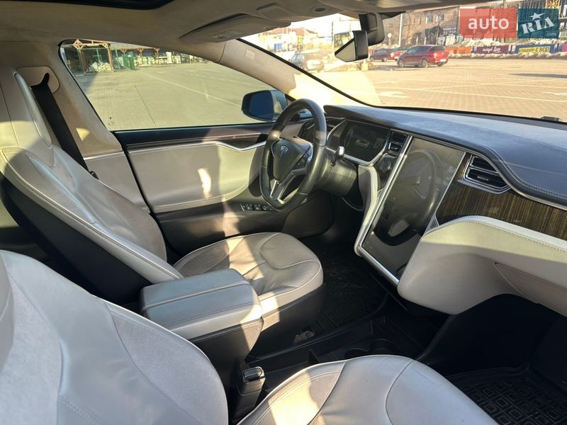 Ліфтбек Tesla Model S 2013 в Тернополі