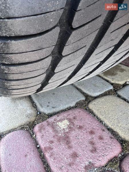 Лифтбек Tesla Model S 2016 в Львове