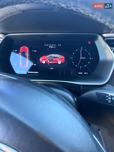 Лифтбек Tesla Model S 2016 в Львове