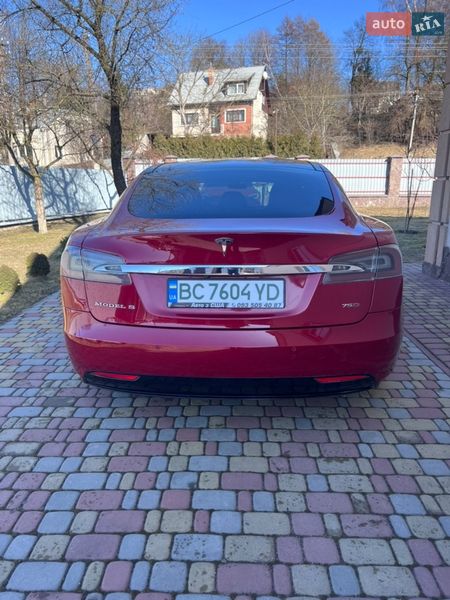 Лифтбек Tesla Model S 2016 в Львове