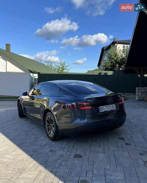 Ліфтбек Tesla Model S 2016 в Івано-Франківську