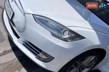 Ліфтбек Tesla Model S 2014 в Шумську