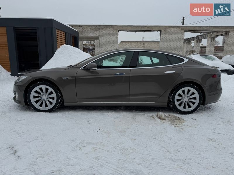 Ліфтбек Tesla Model S 2016 в Житомирі