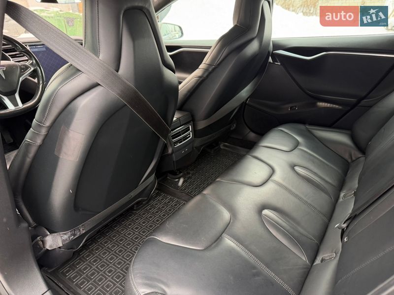 Ліфтбек Tesla Model S 2016 в Житомирі