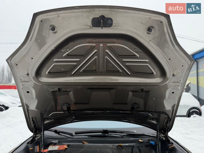 Ліфтбек Tesla Model S 2016 в Житомирі