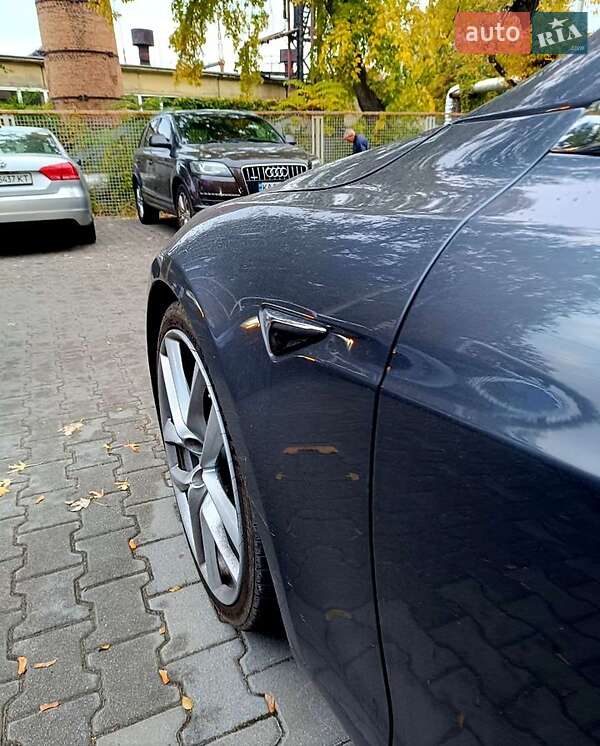 Лифтбек Tesla Model S 2017 в Днепре