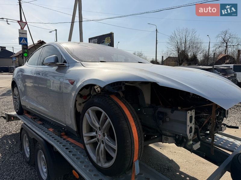 Ліфтбек Tesla Model S 2014 в Дрогобичі