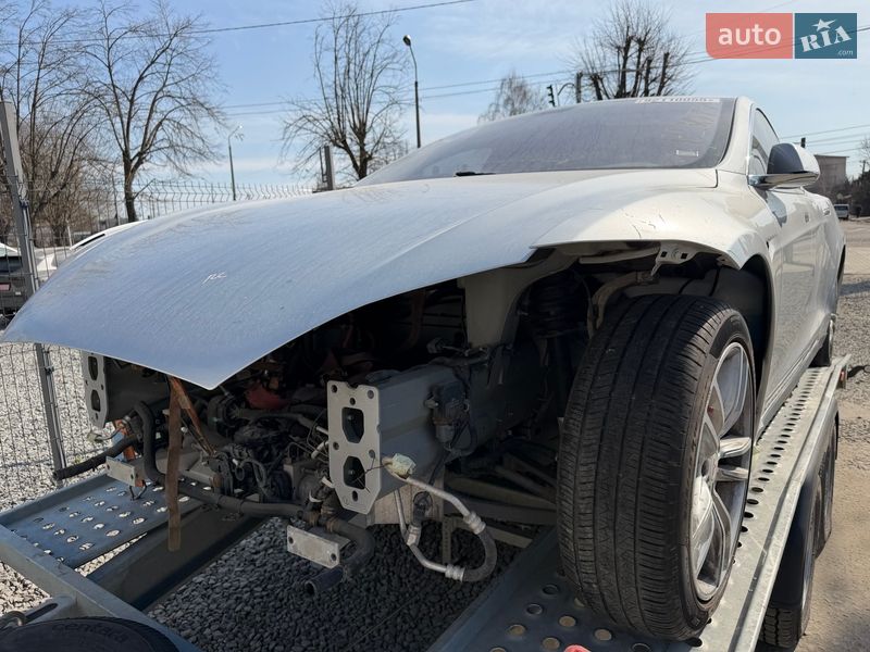 Ліфтбек Tesla Model S 2014 в Дрогобичі