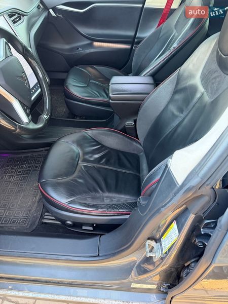 Лифтбек Tesla Model S 2013 в Кривом Роге