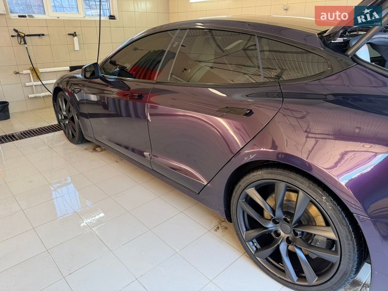 Ліфтбек Tesla Model S 2018 в Одесі