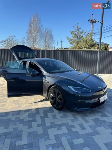 Лифтбек Tesla Model S 2023 в Киеве