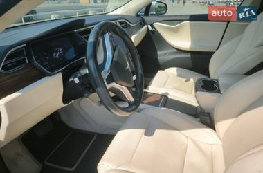 Лифтбек Tesla Model S 2017 в Львове
