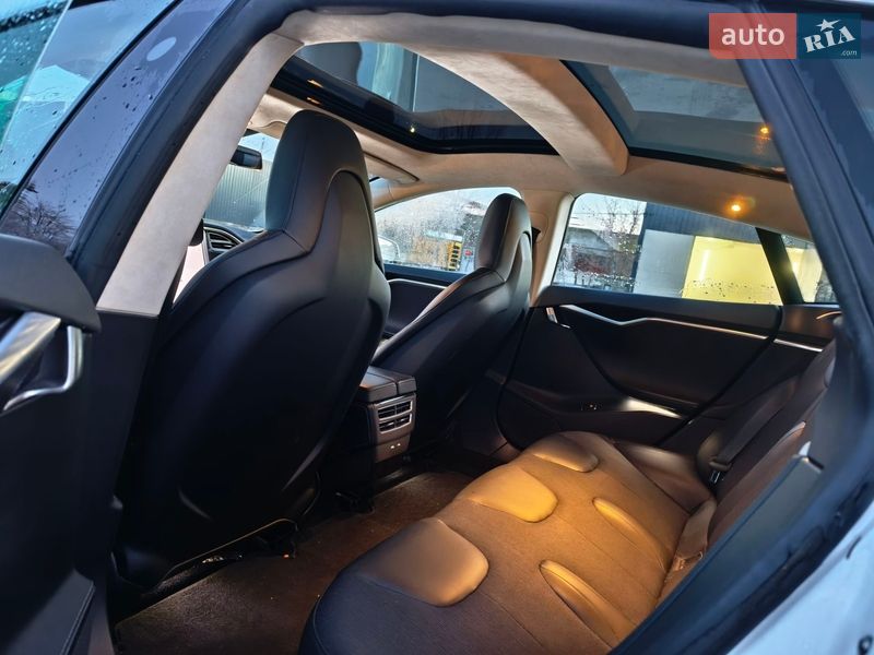 Ліфтбек Tesla Model S 2016 в Білій Церкві