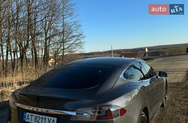 Лифтбек Tesla Model S 2015 в Ивано-Франковске