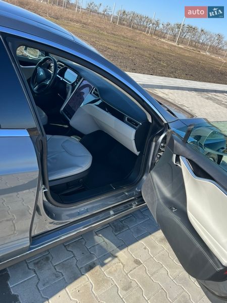 Лифтбек Tesla Model S 2013 в Ровно фото 24 Лифтбек Tesla Model S 2013 в Ровно
