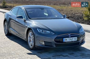 Лифтбек Tesla Model S 2013 в Ровно